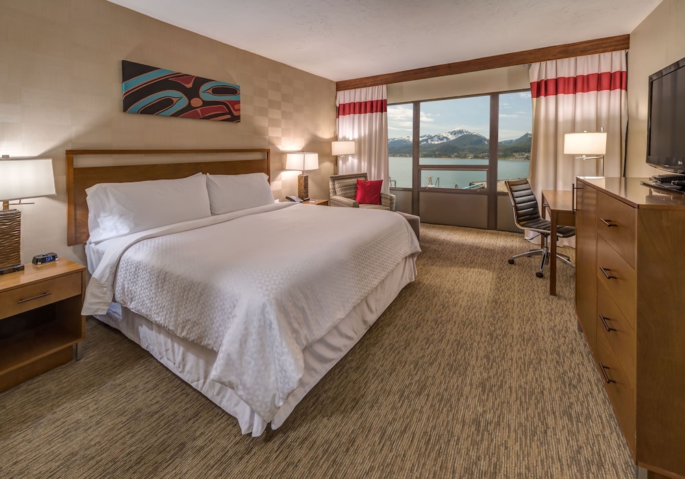 Room, 1 King Bed, Sea View - Photo 1