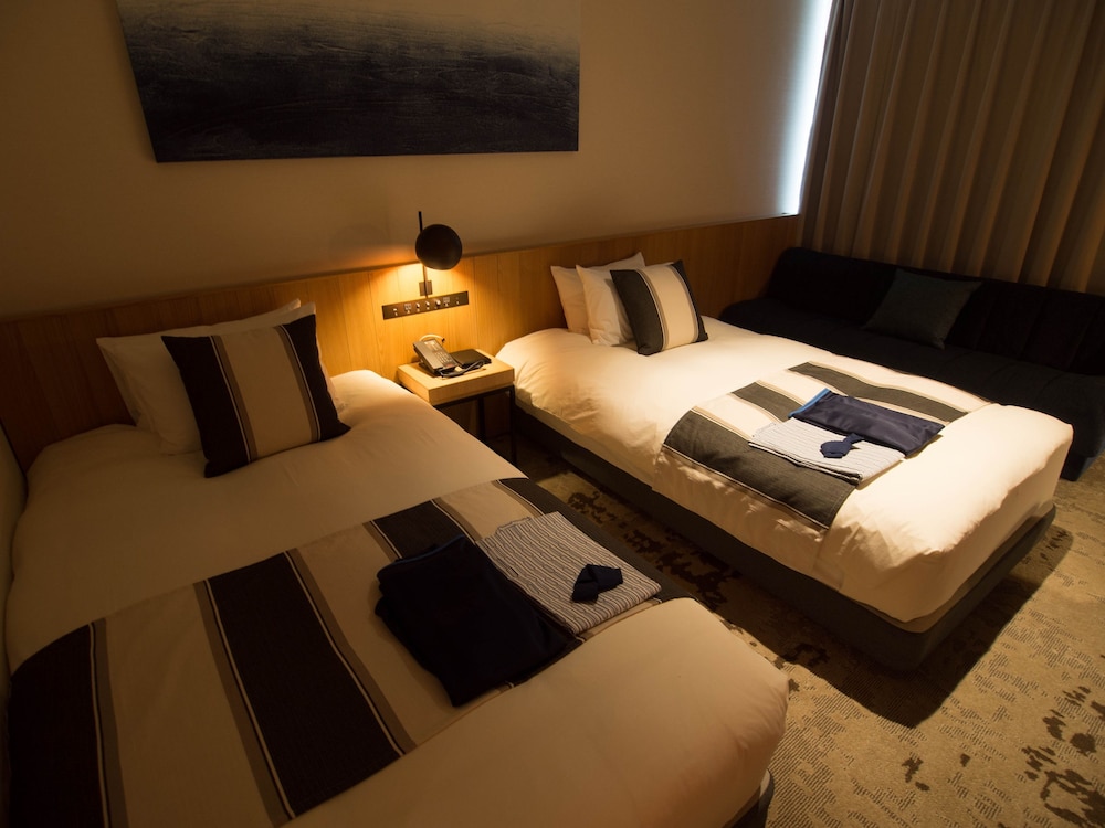 Premium Twin Room photo 2