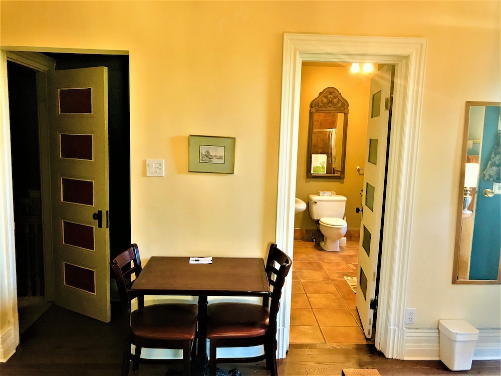 Comfort Room, 1 Queen Bed, Terrace (Dovecot) photo 2