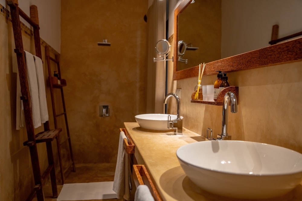 Luxury Villa, 2 Bedrooms photo 3