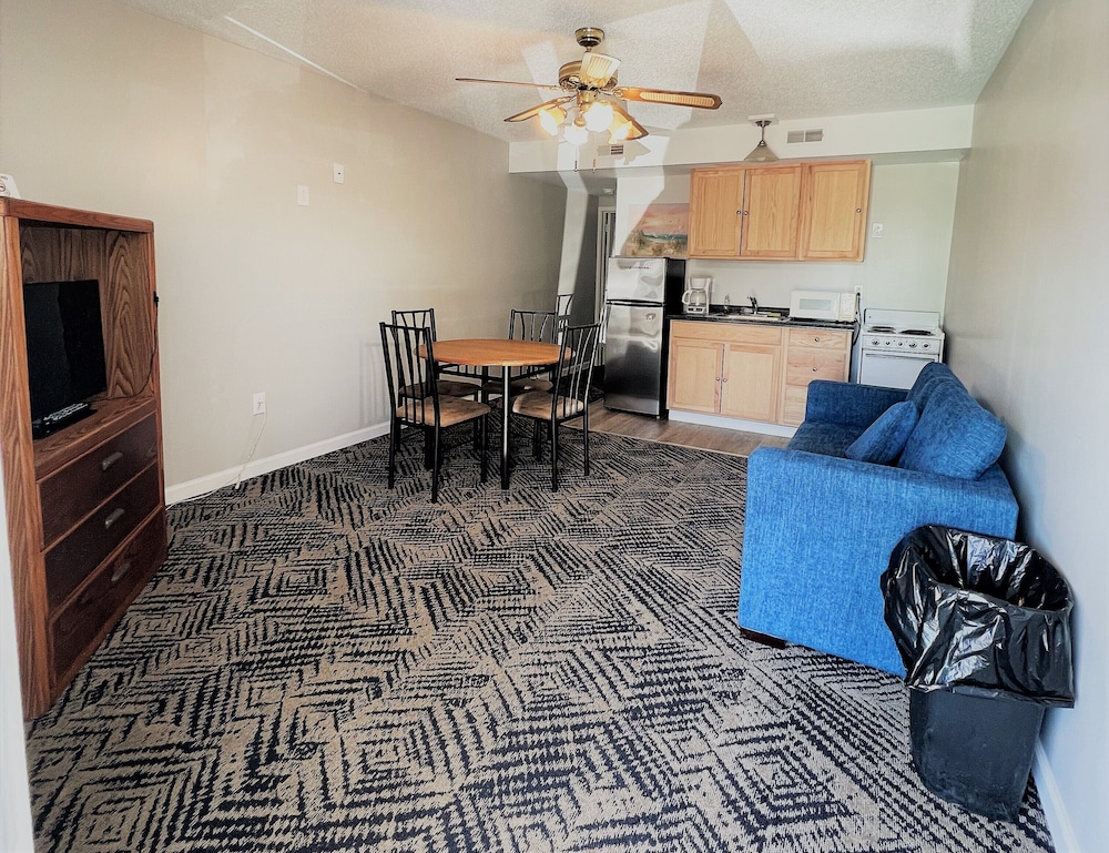 Apartment, 1 King Bed, Kitchenette photo 2