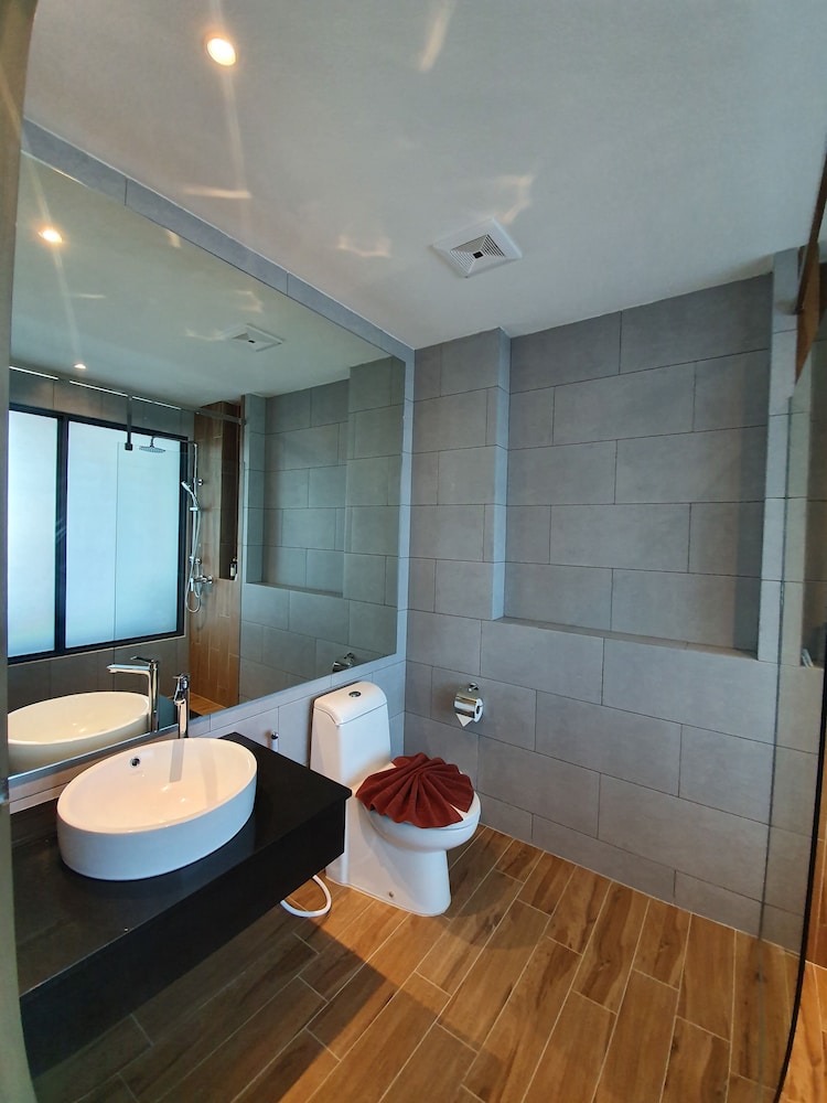 Deluxe Twin Room - Photo 15