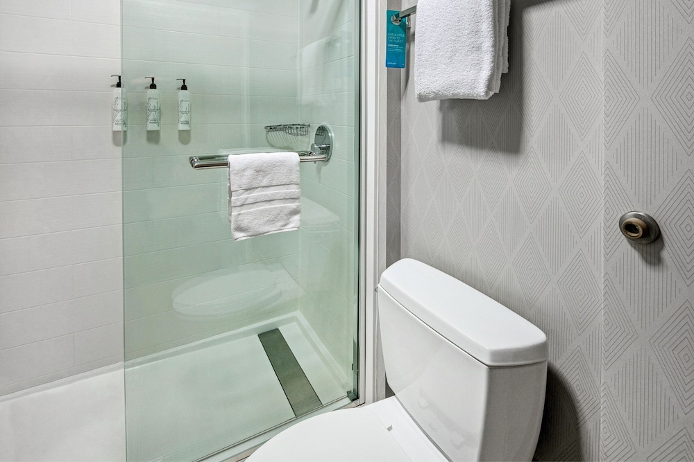 Suite, Multiple Beds - Photo 12