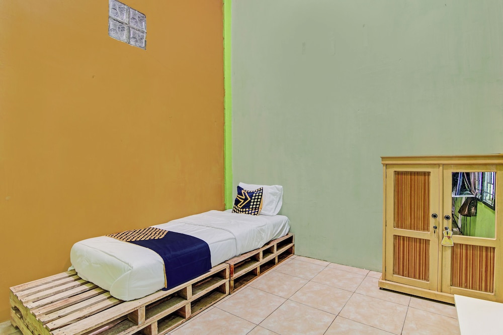 Basic Single Room photo 3