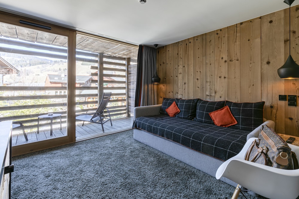 Deluxe Suite - Photo 7