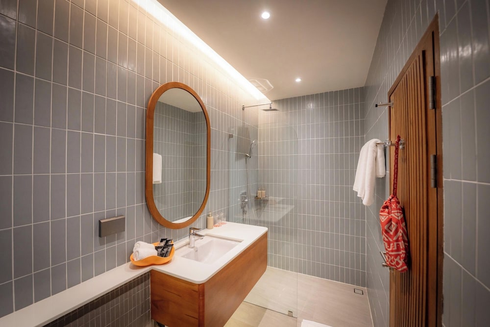 Grand Twin Room, Sea View photo 3