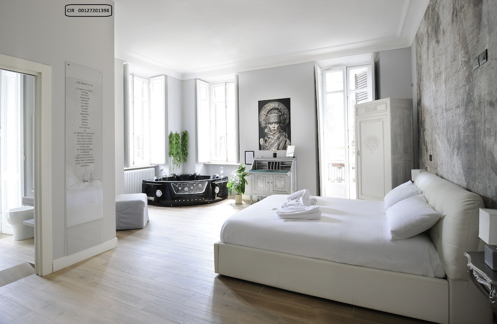 Exclusive Apartment, 3 Bedrooms, Kitchen, City View photo 1