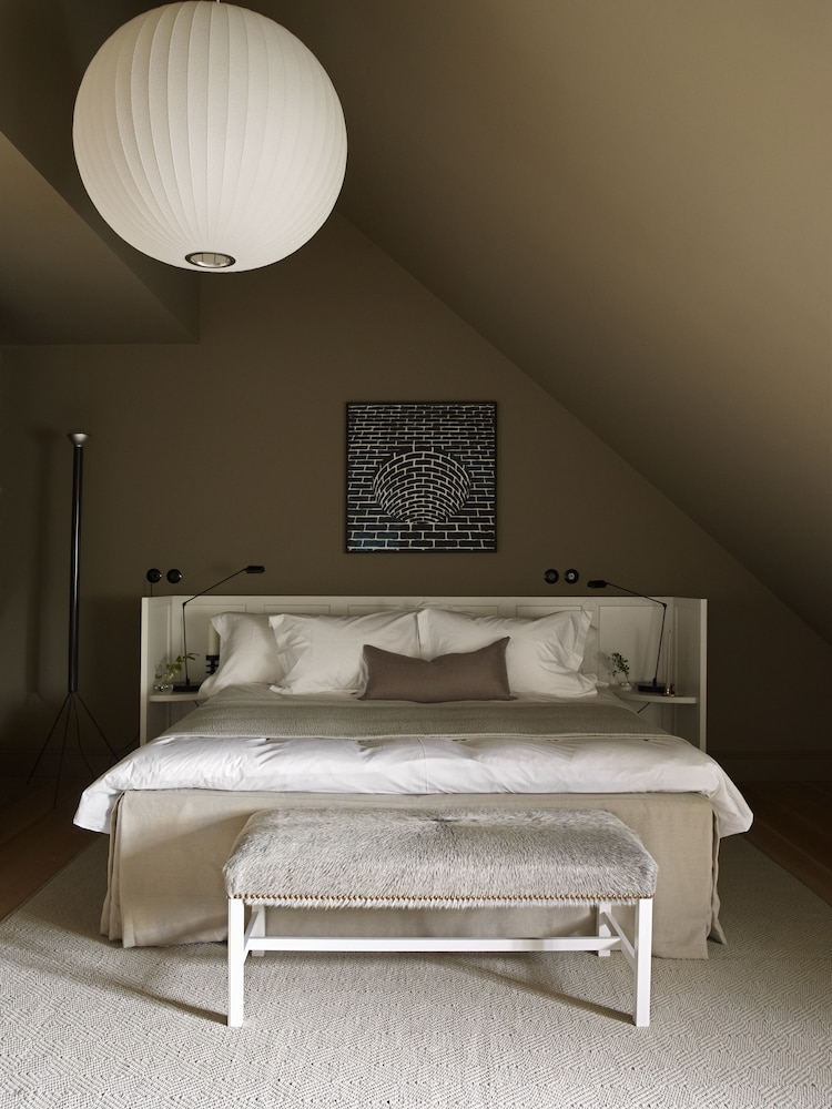 Deluxe Room, 1 King Bed, Garden View