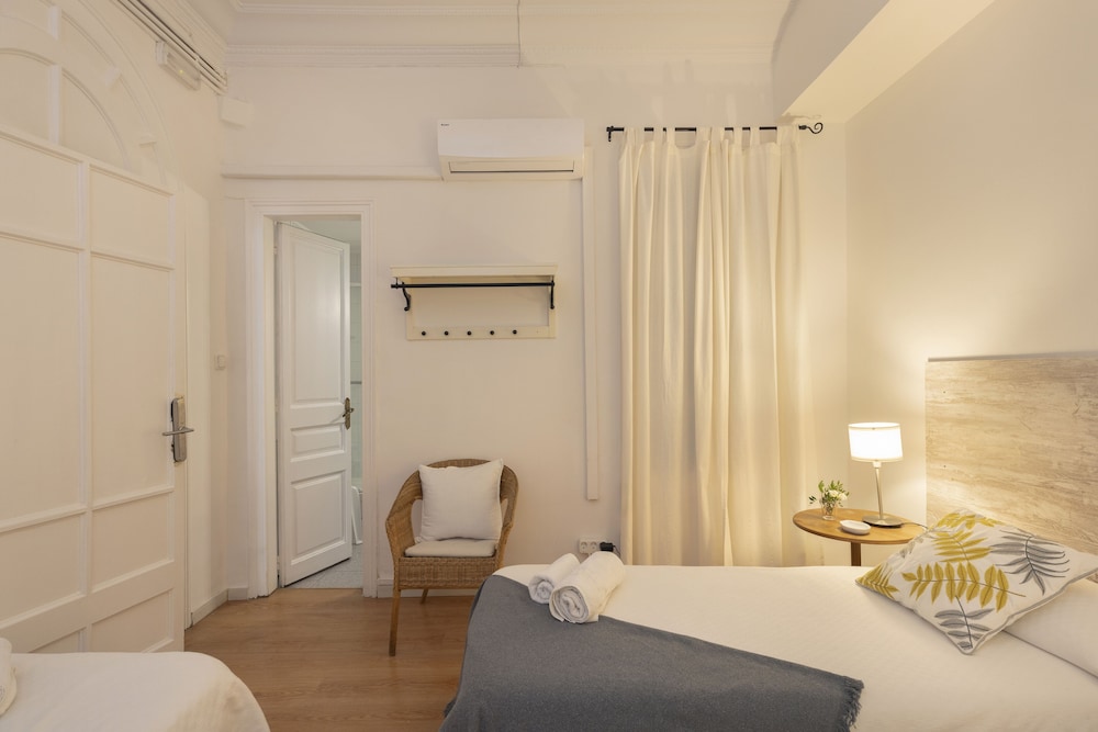 Habitación doble económica, con cama supletoria a petición del cliente photo 2