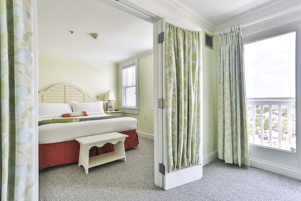 Deluxe Room, Multiple Beds (King Deluxe)