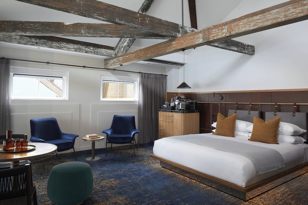 Suite, 1 King Bed