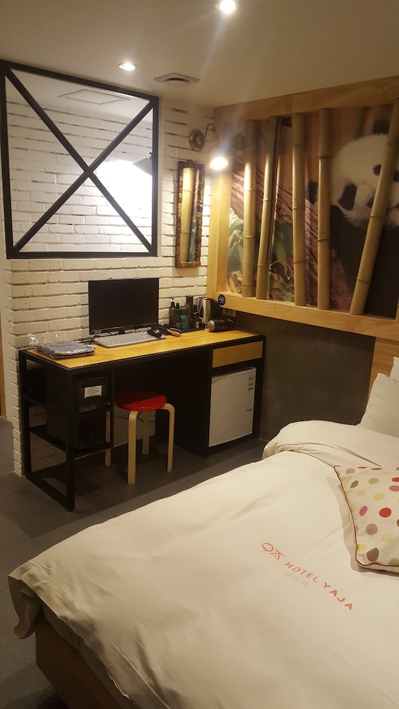 Premium Room - Photo 9