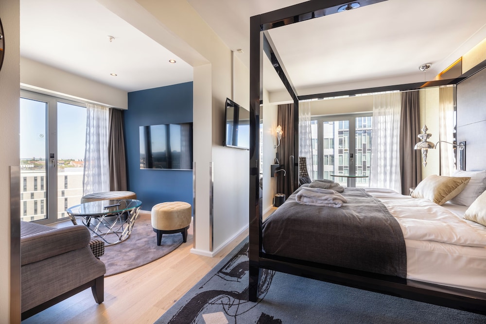 Suite - Photo 5