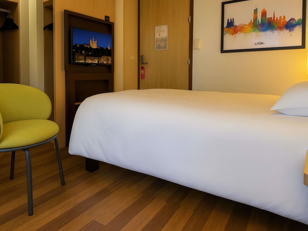 Comfort Room, 1 Double Bed, Courtyard View - Photo 2