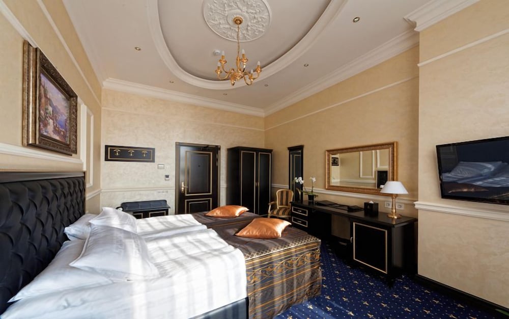 Business Twin Room photo 3