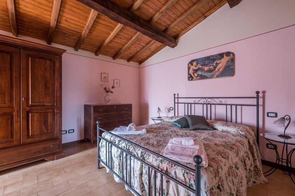 Family Duplex, 2 Bedrooms, Kitchen, Courtyard Area