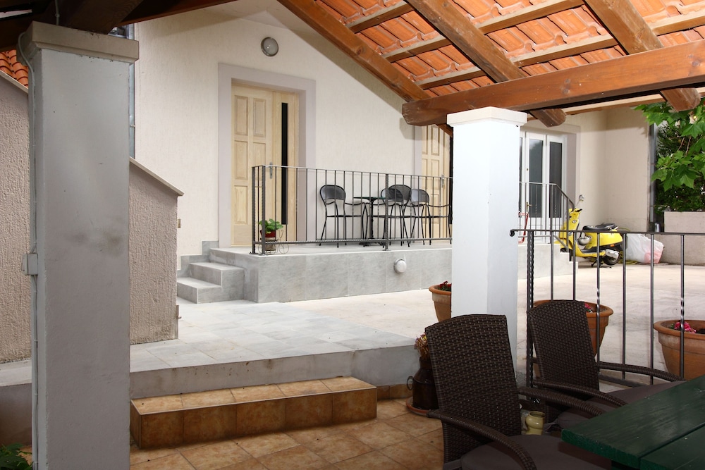 Apartment, Terrace, Garden View - Photo 7