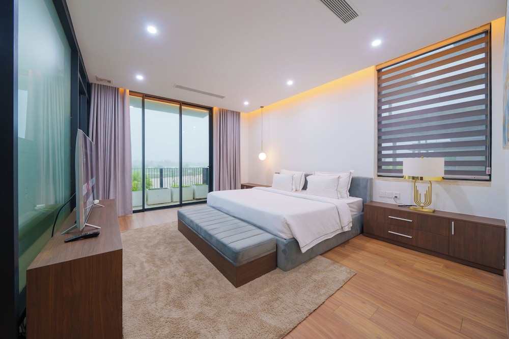 Villa, Mountain View - Photo 1