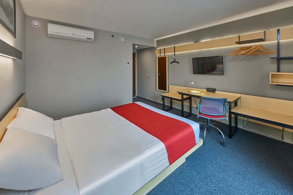 Room, 1 Queen Bed photo 2