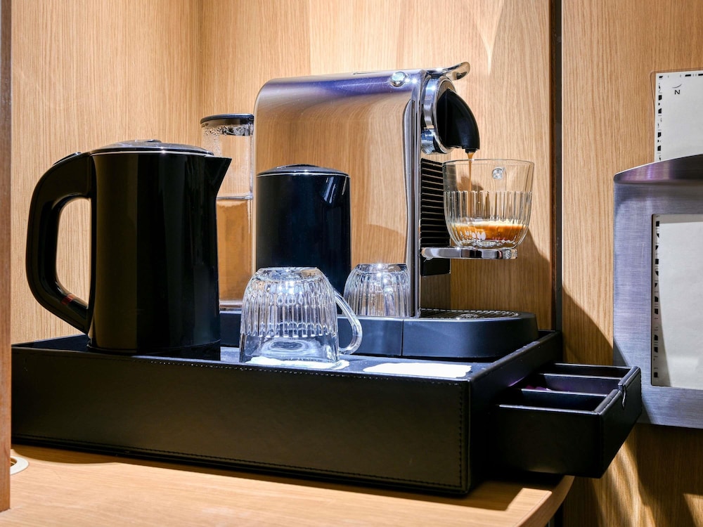 Junior Suite, 1 Double Bed - Photo 8