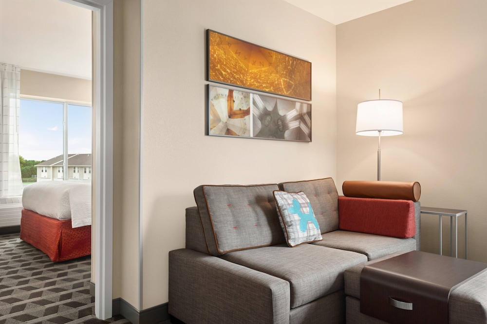Suite, 1 Bedroom - Photo 2