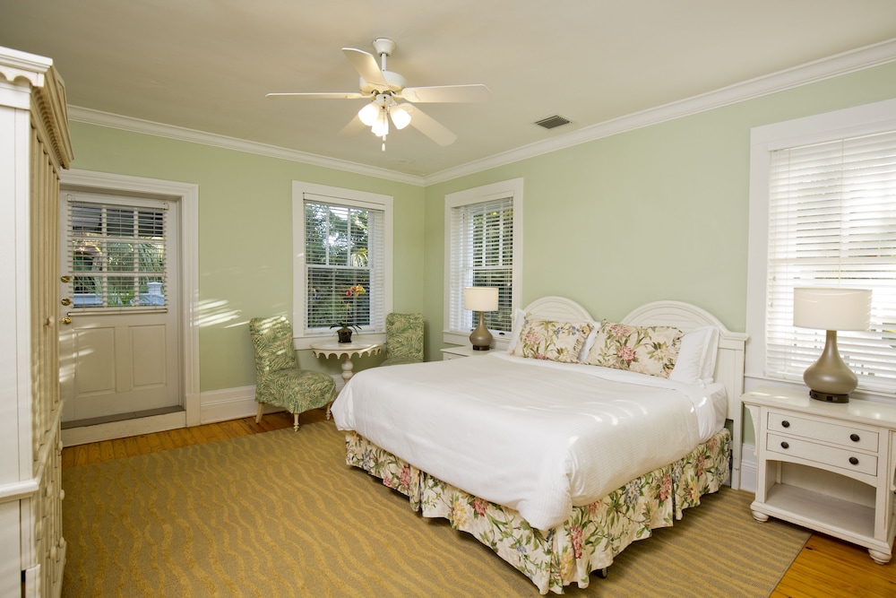 Premium Room, 1 King Bed - Adult Exclusive