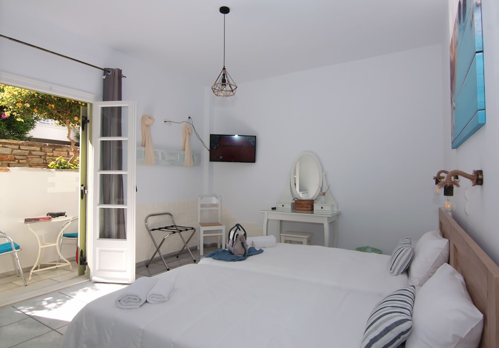 Economy Twin Room (Basement) - Photo 12