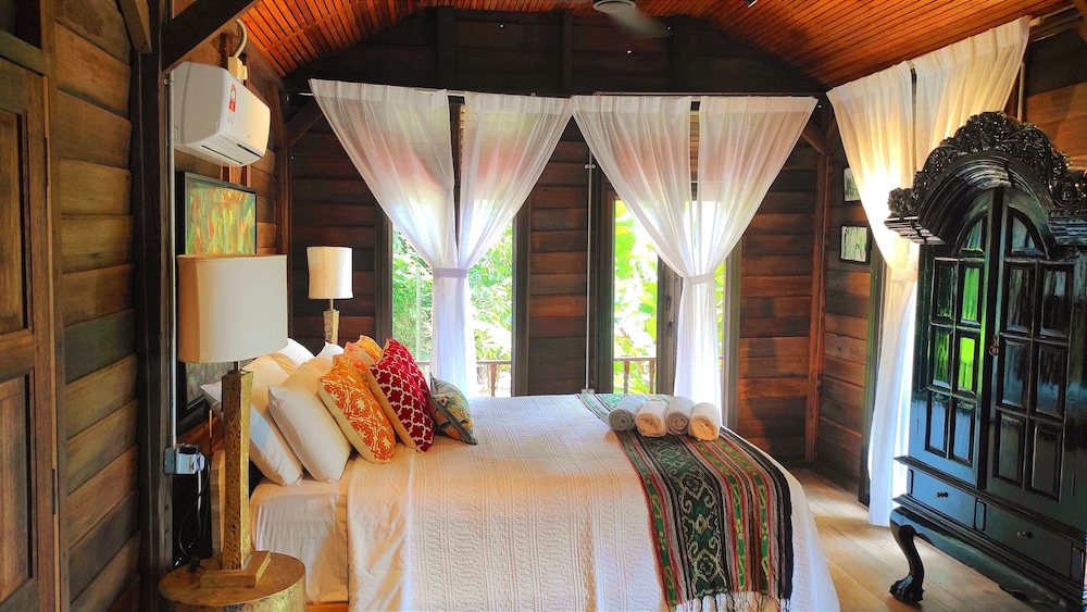 Classic House - Photo 15