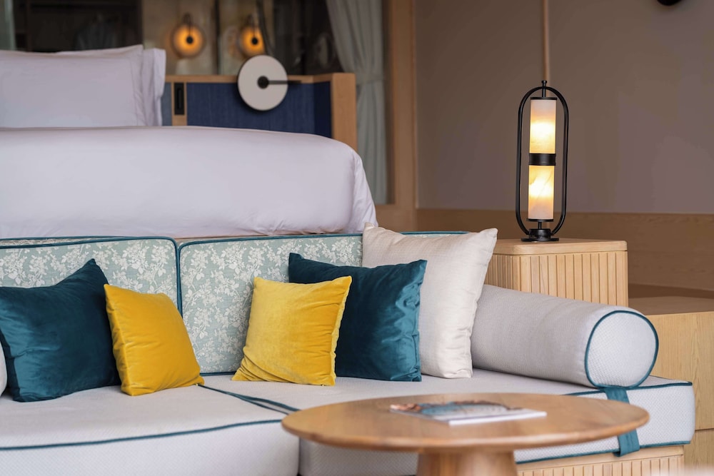 Deluxe Sea View Suite - Photo 6