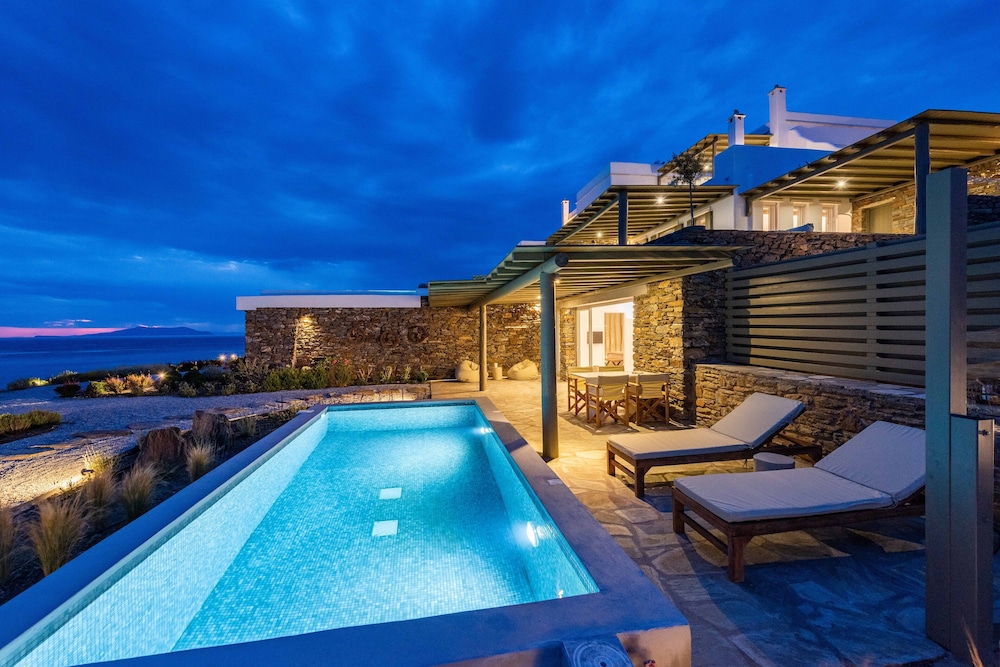 Honeymoon Suite photo 2