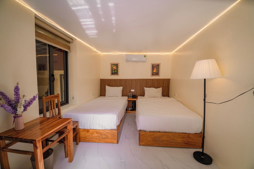 Standard Double or Twin Room, Terrace, Pool View photo 2