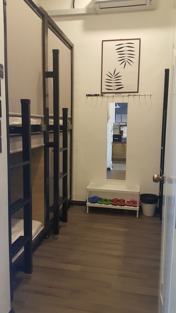 Shared Dormitory, Men only photo 1