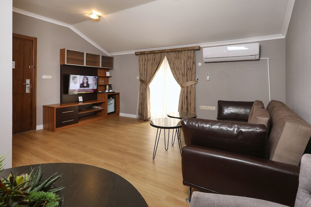 Exclusive Suite, Jetted Tub photo 3