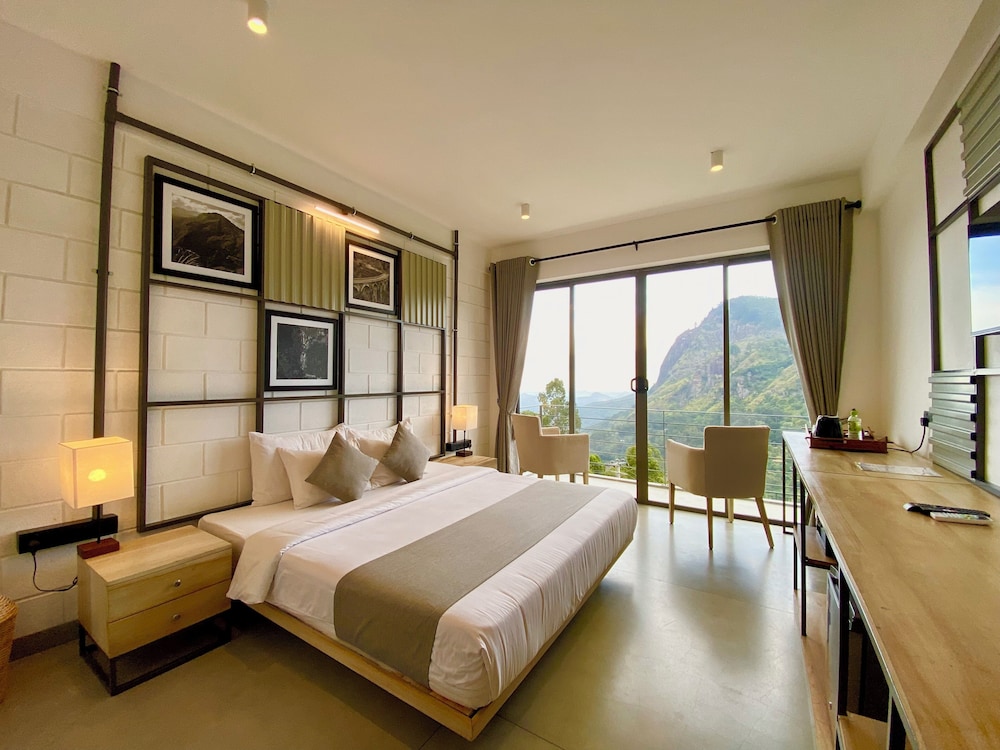 Deluxe Double Room, 1 King Bed photo 1