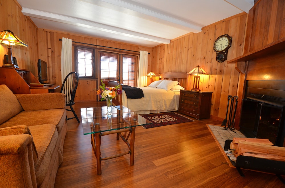 Junior Room, 1 King Bed, Non Smoking, Bay View photo 1