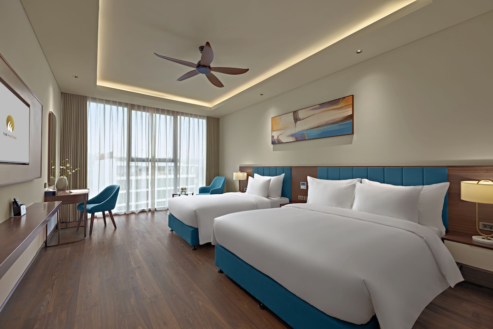 Deluxe Triple Room, City View - Photo 1