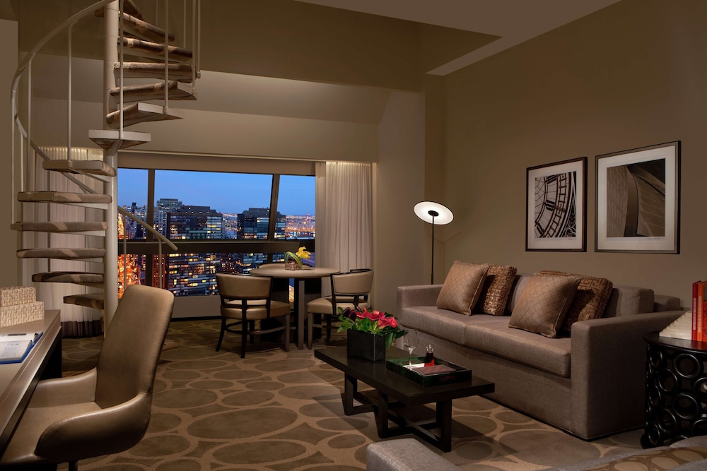 Suite, 1 King Bed