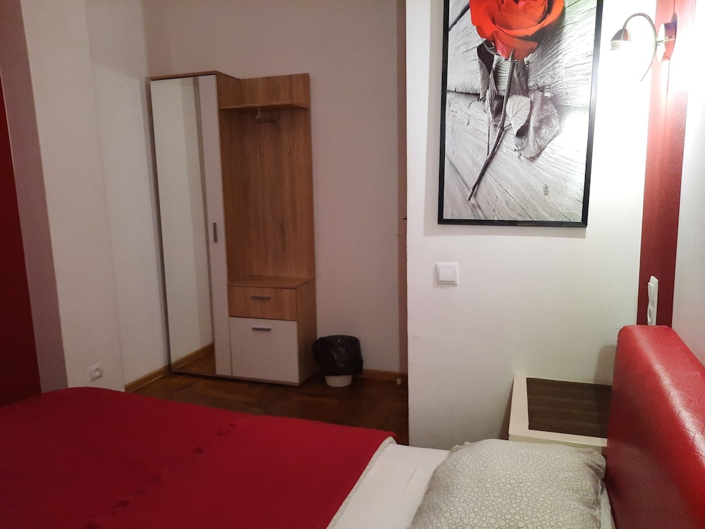 Basic Double Room, Courtyard View (6) - Photo 4
