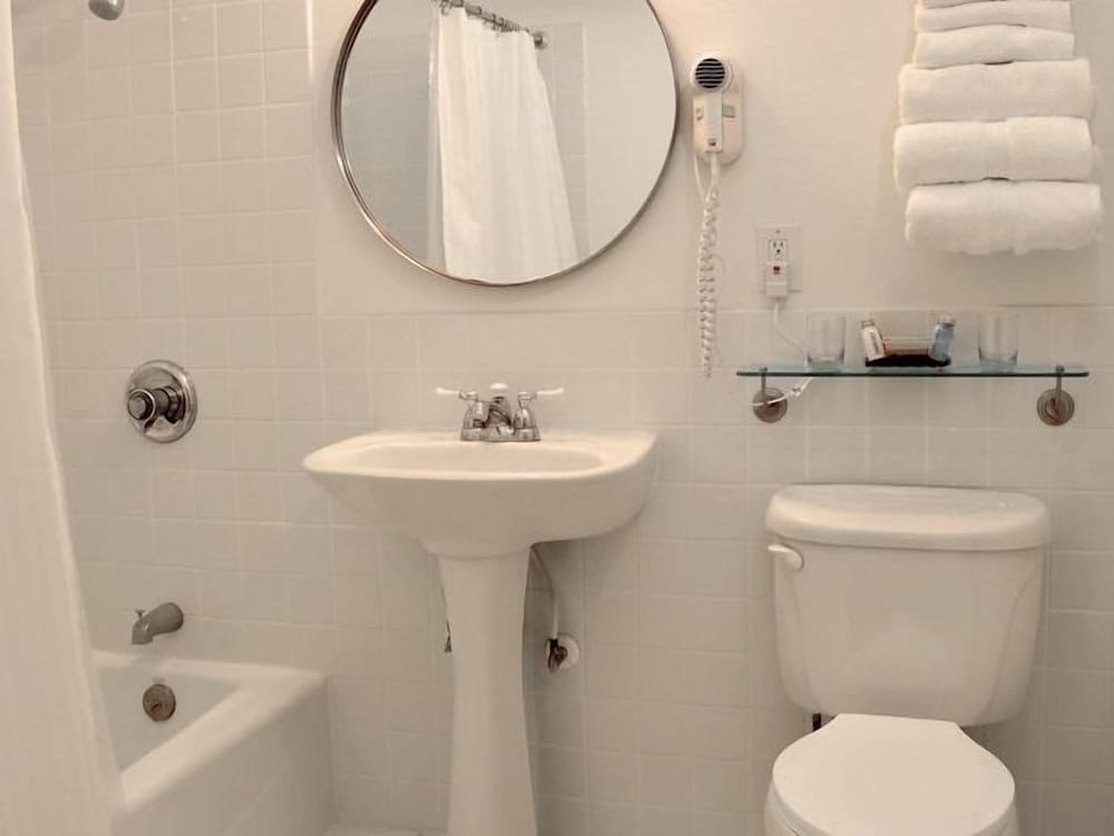 Standard Single Room, 2 Double Beds (DOUBLE) photo 2