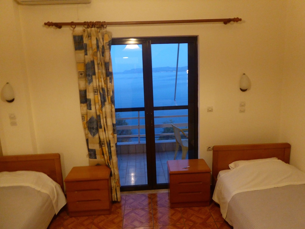 Apartment, 2 Bedrooms, Sea View photo 1