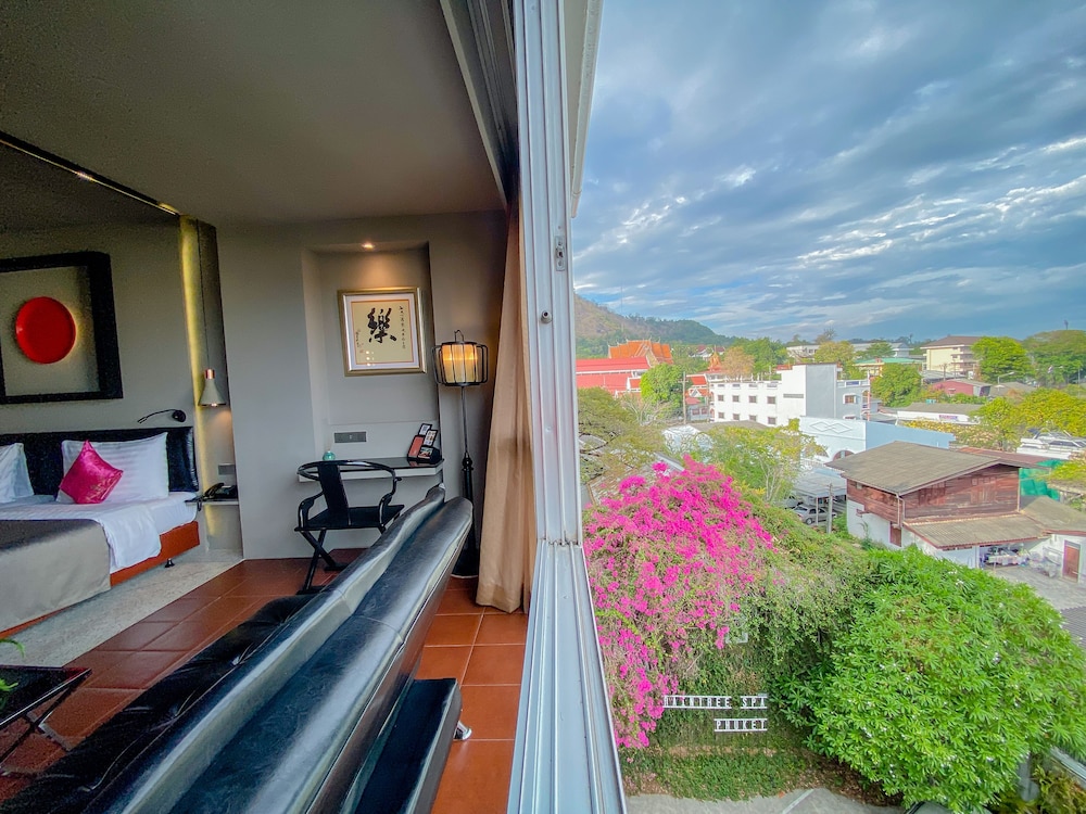 Executive Deluxe Room - Photo 16