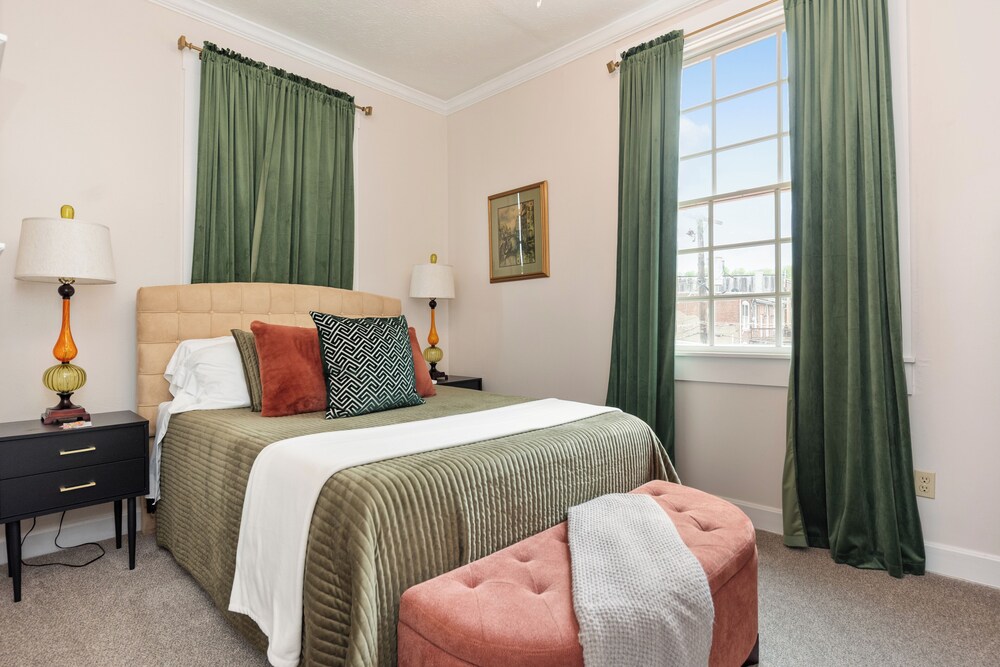 Double Room, 1 Queen Bed, Private Bathroom photo 1