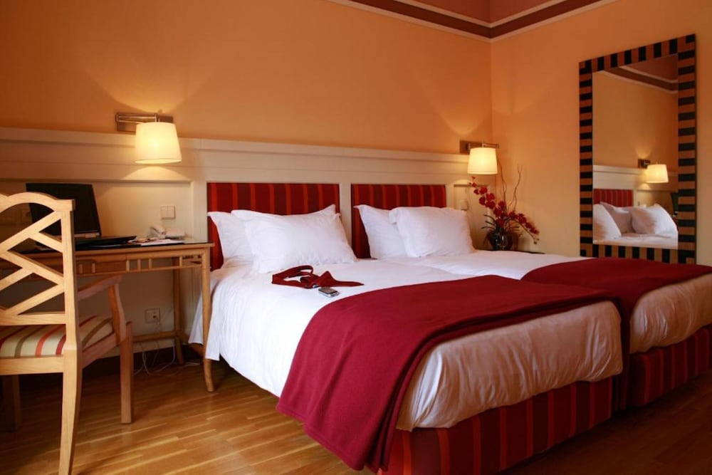 Standard Twin Room - Photo 2