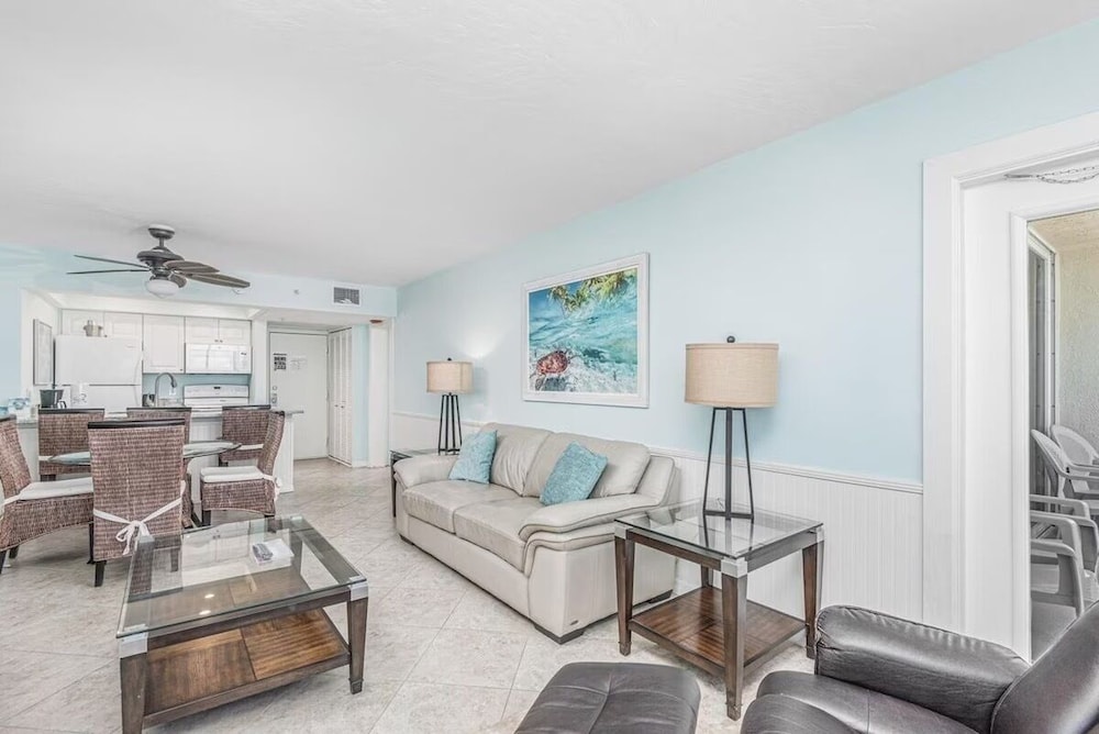 Luxury Condo, Balcony, Ocean View photo 3