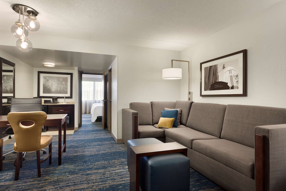 Premium Suite, 1 King Bed - Photo 3