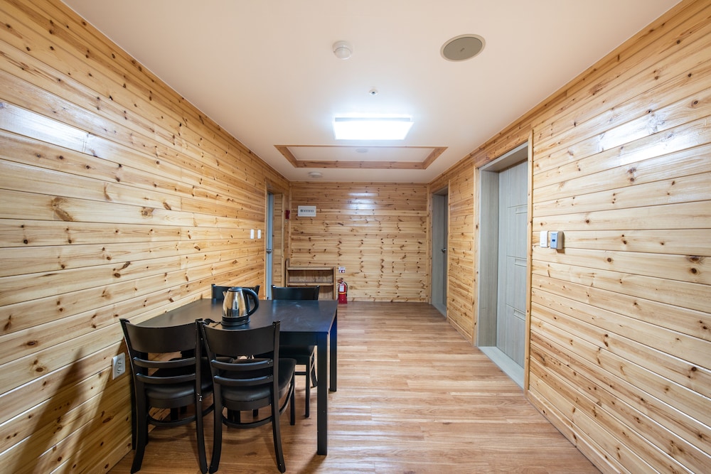 Room (Ondol, Group) - Photo 7