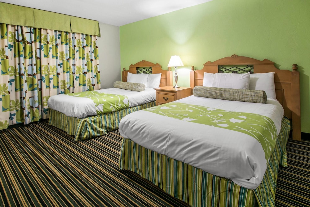 Suite, 2 Double Beds, Non Smoking - Photo 1