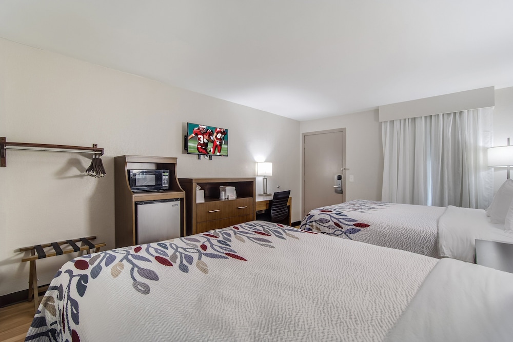 Deluxe Room, 2 Queen Beds, Non Smoking - Photo 8