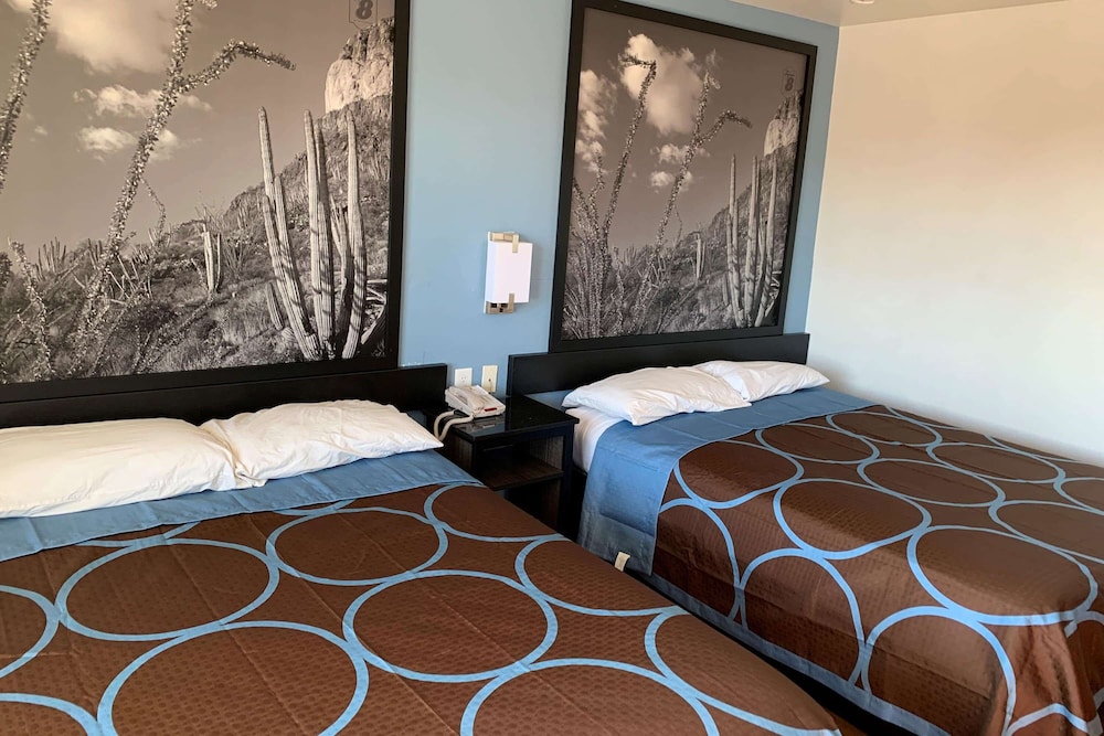 Basic Room, 2 Queen Beds, Non Smoking - Photo 1