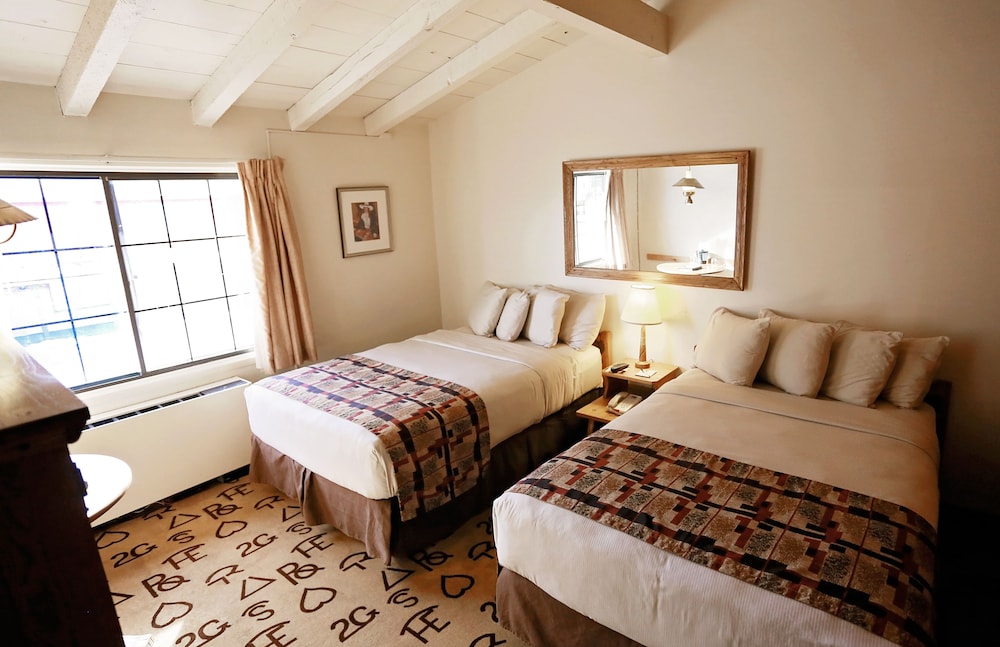 Standard Room, 2 Double Beds photo 1